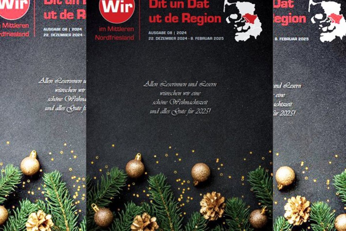 Das Titelblatt der aktuellen Ausgabe von von „Wir im Mittleren Nordfriesland - Dit un Dat ut de Region“ Einige Weihnachtsbaum-Kugeln vor dunklem Hintergrund